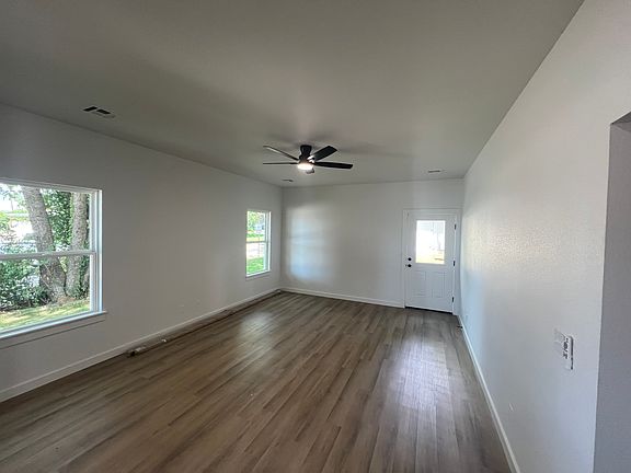 2nd image of 109 N B St