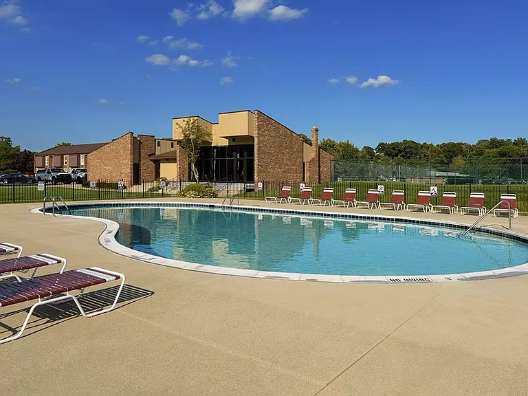 Parkview Village Apartments — Photo 3