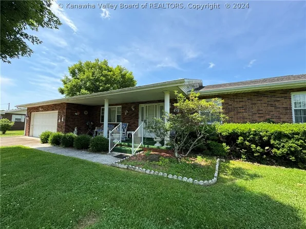 9983 Winfield Rd, Winfield, WV 25213