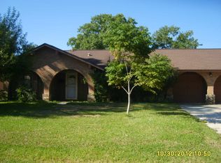 717 Willowick Dr, Port Lavaca, TX 77979