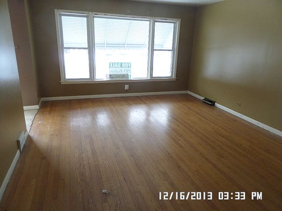 2nd image of 7838 S Damen Ave