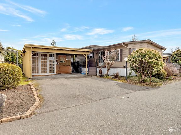 2nd image of 3127 40th Court E #9