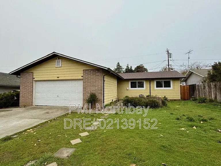 1019 Wallace St — Photo 1
