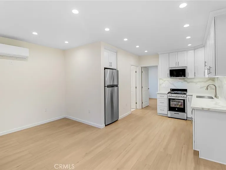 1013 E Angeleno Ave — Photo 7