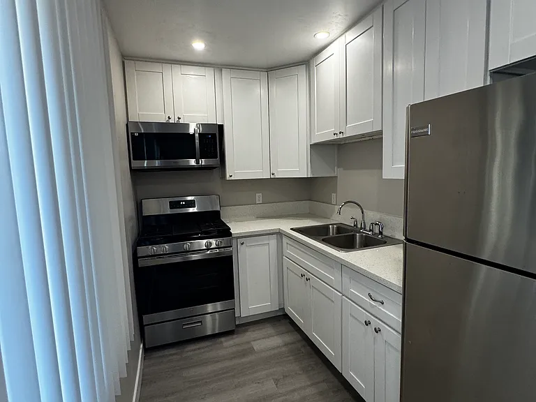 3020 Macaulay St #11 — Photo 6
