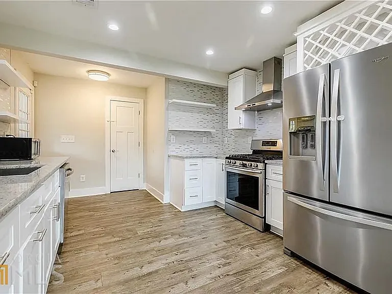 2573 Joyce Ave — Photo 6