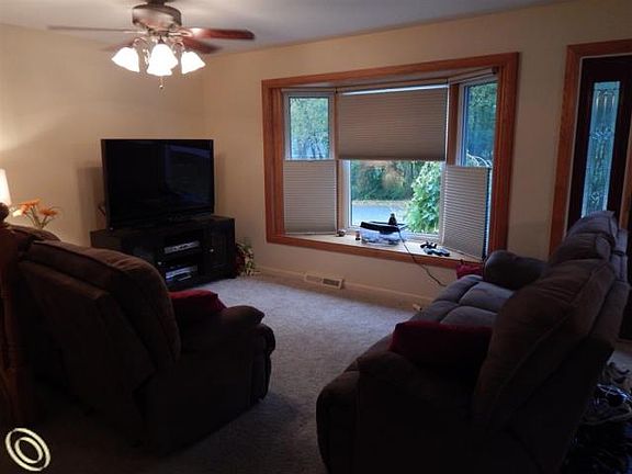 5th image of 901 Tierney Ave