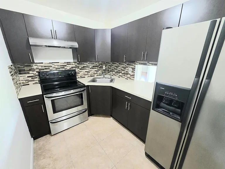 4200 NW 3rd Ct #313 — Photo 3
