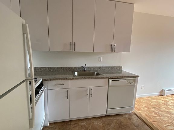5th image of 75-23 113th St #3H
