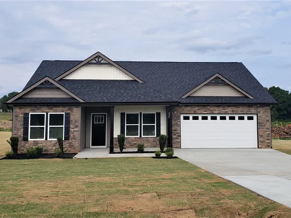 239 R C Thompson Rd, Chesnee, SC 29323