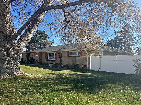 3rd image of 2526 E 18th St
