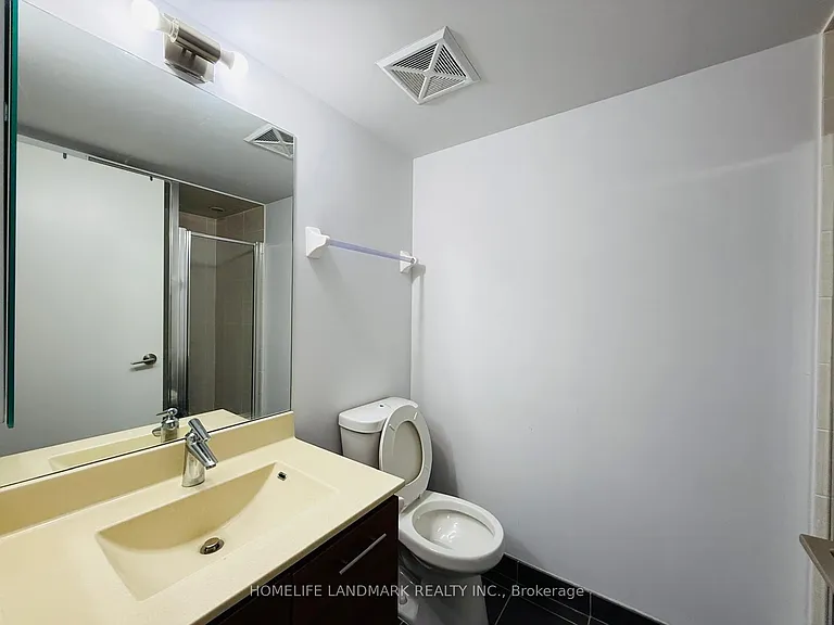 135 Village Green Sq #2419 — Photo 6