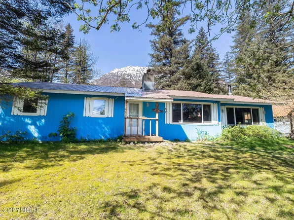 2411 Cedar St, Seward, AK 99664