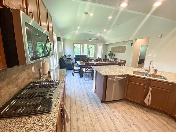 4th image of 5922 Rivergrove Bend Dr