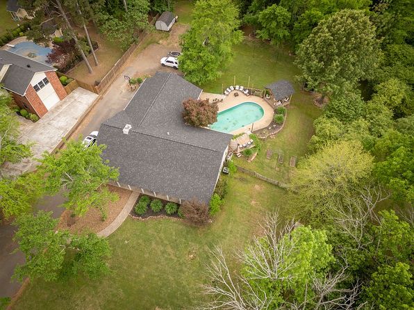 209 River Oaks Ln