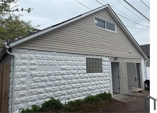 6211 Aspen Ct — Photo 2