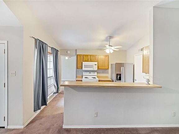 3rd image of 4403 Chapman St