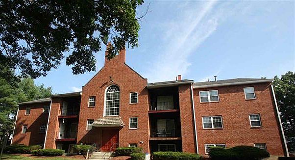 1st image of 9 Louisburg Sq APT 6