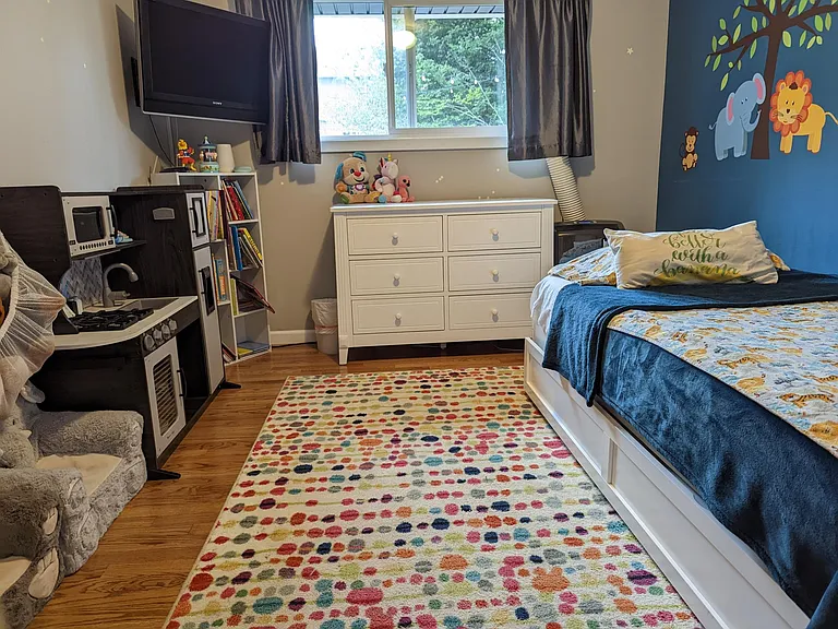 3rd bedroom (main floor)