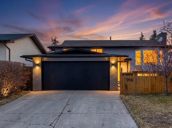 956 Bracewood Rise SW, Calgary, AB T2W 3C9