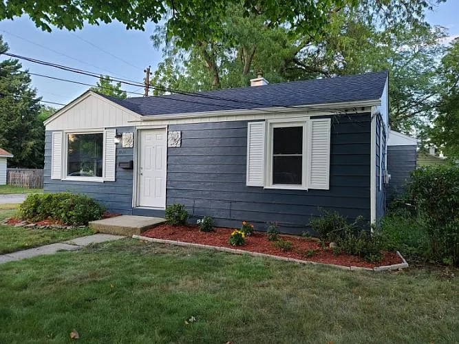 1024 Hoyt St photo 1