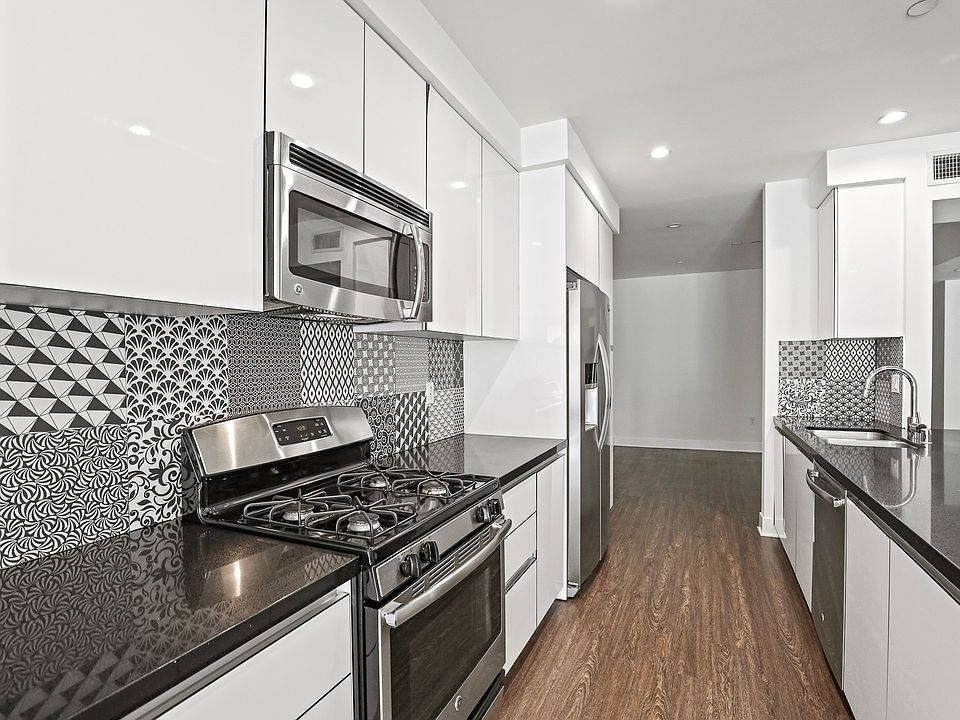 Full-Sized Kitchen with Energy-Efficient Appliances