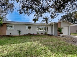 10191 Oakhurst Rd, Seminole, FL 33776