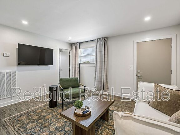 3rd image of 602 40th Ave N #1