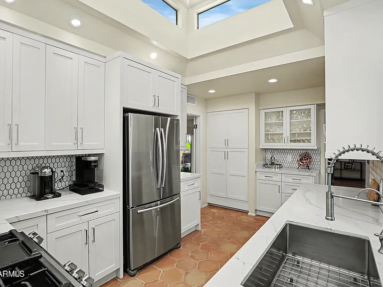 1049 N Boulder Dr — Photo 18