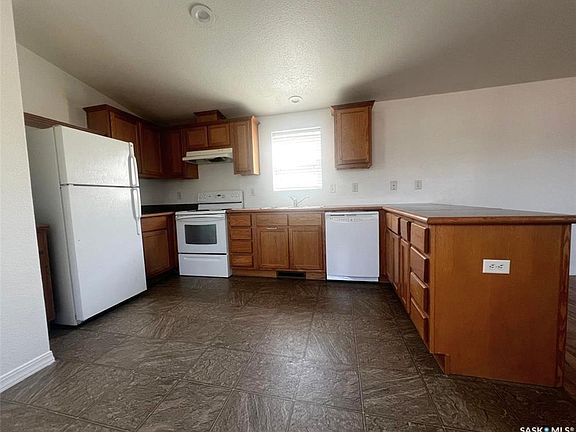 3rd image of 132 Prairie Sun COURT