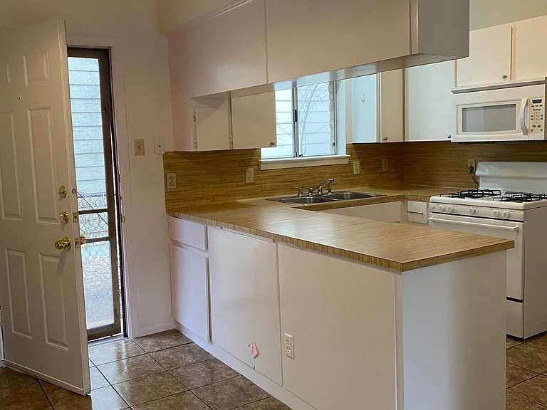 5207 Woodrow Ave #A — Photo 3