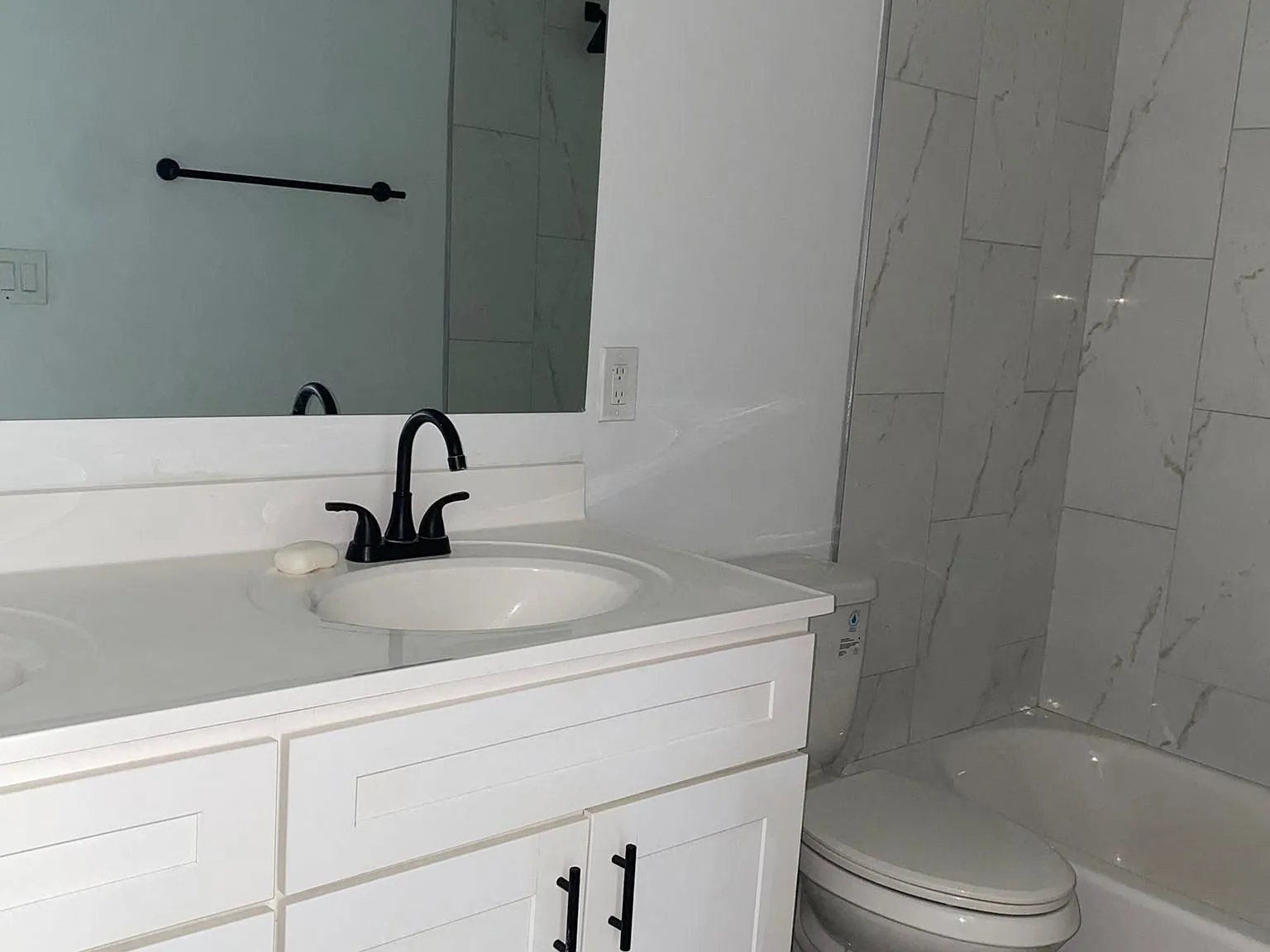 Modern 2-Bed, 1-Bath Gem in Award-Winning Building Prime DC Location Near Shopping & Metro! — Photo 4