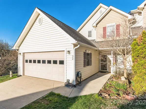32 Viera Dr, Swannanoa, NC 28778