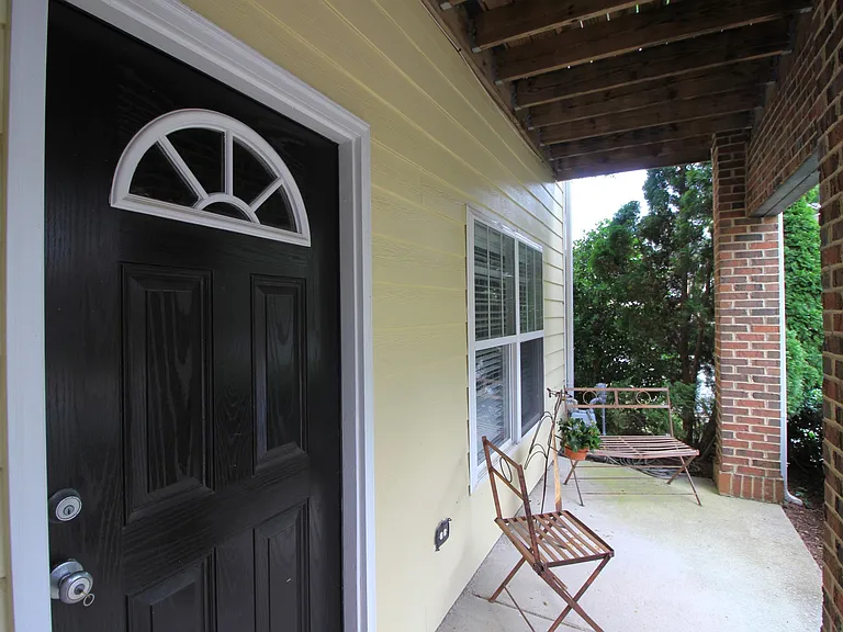 317 Kinellan Ln — Photo 3