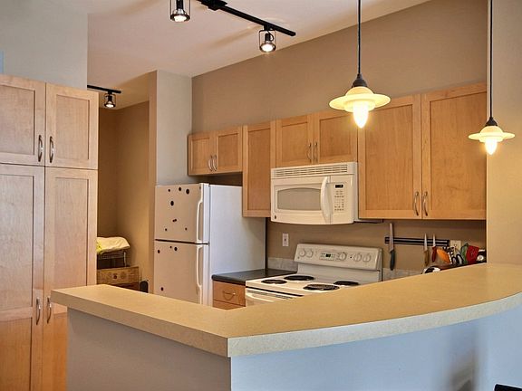 4th image of 118 107th Ave NE Unit B408