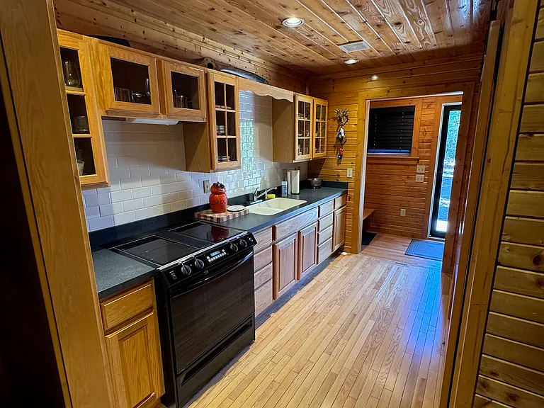 2153 Middleton Beach Rd — Photo 5