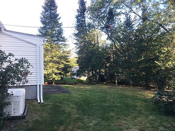 2nd image of 21 Meadow St