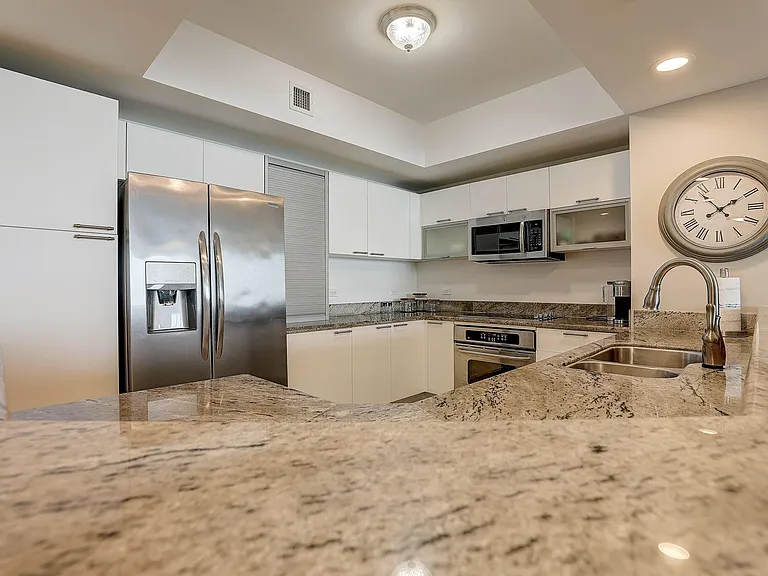 2650 Lake Shore Dr #804 — Photo 13