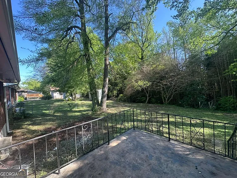 1809 Stratford Arms Dr — Photo 19