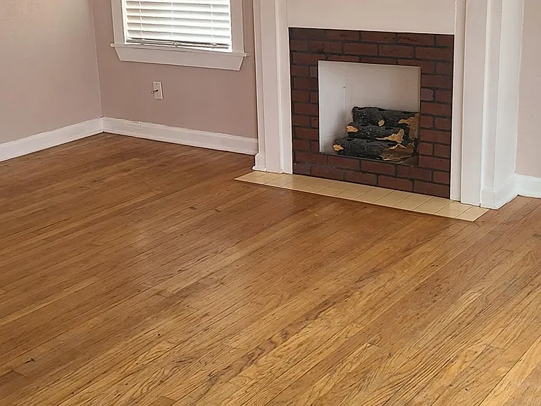 Living room w mock fireplace