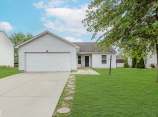 1647 Sweetwater Ln, Greenfield, IN