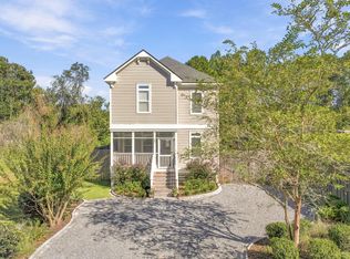 187 N 7th St, Santa Rosa Beach, FL 32459