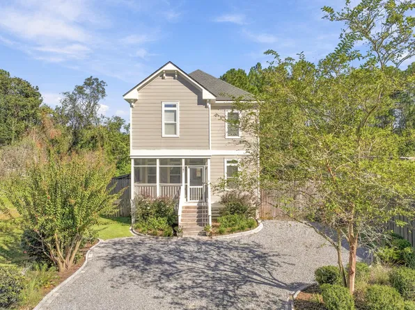187 N 7th St, Santa Rosa Beach, FL 32459