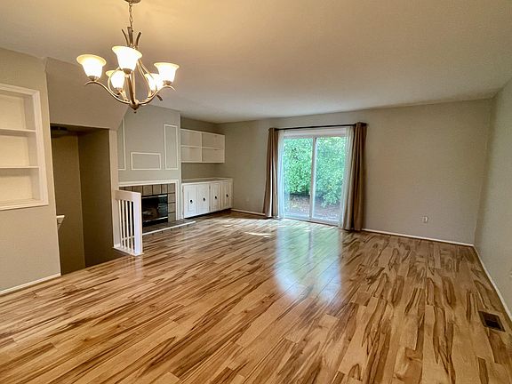4th image of 3546 Burbank Dr