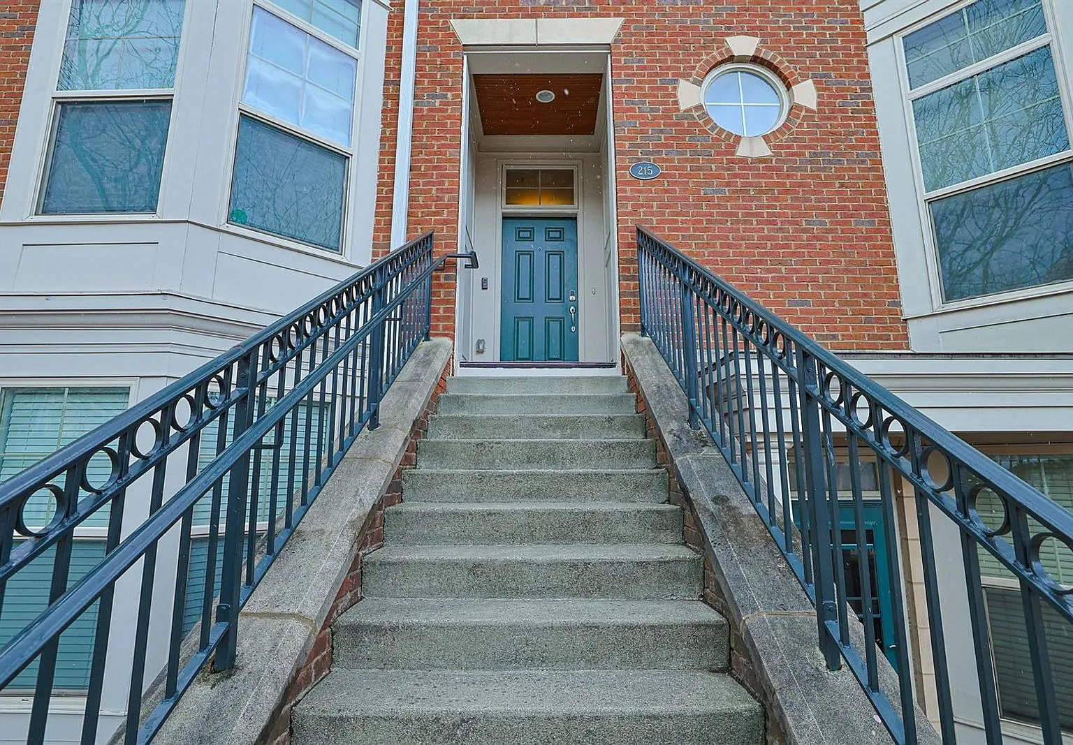 2 bed, 1.0 bath, 1109 sqft, $1,990 — Photo 3