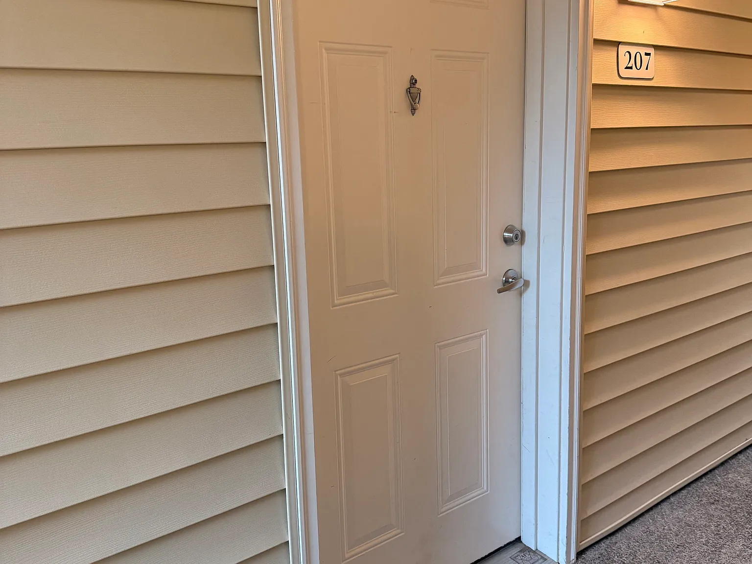 2 bed, 1007 sqft, $1,950 — Photo 2