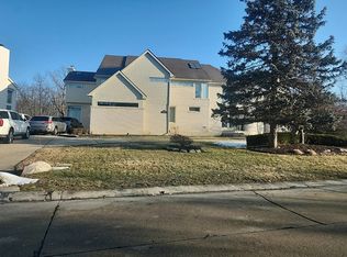 6159 Oak Trail Dr, West Bloomfield, MI 48322