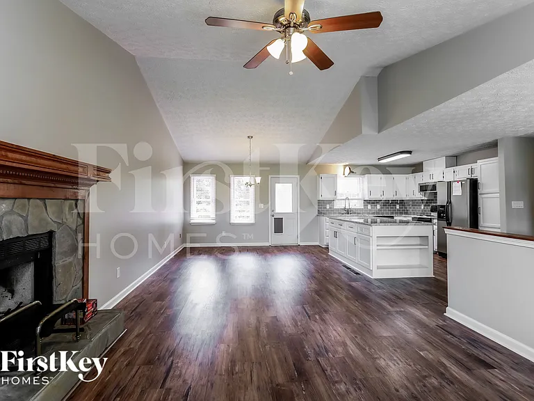 2097 Blackberry Cir — Photo 2