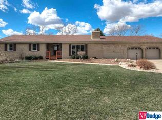 10740 Earl Ave, Bennington, NE 68007