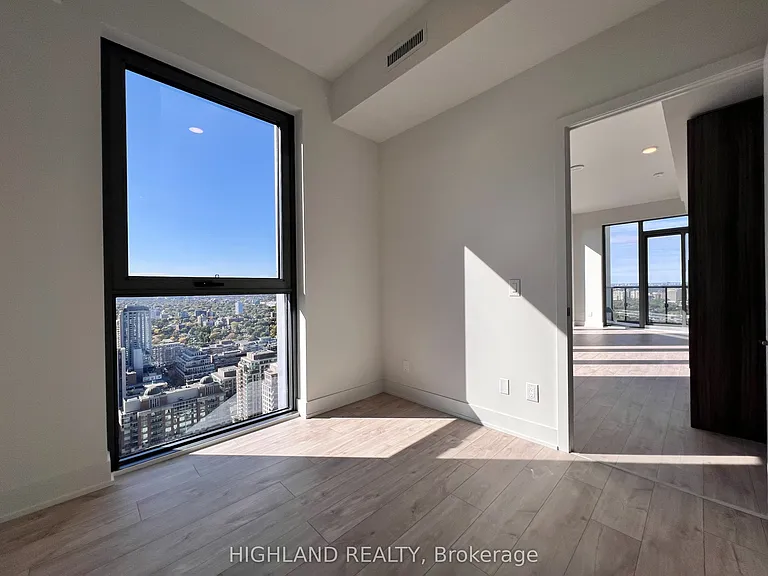 8 Cumberland St #3802 — Photo 29